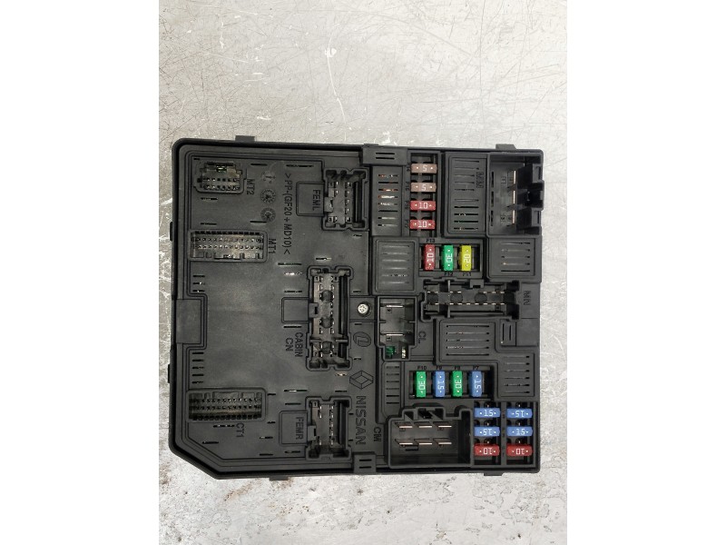 Recambio de caja reles / fusibles para renault megane iv berlina 5p referencia OEM IAM 284B66727R  