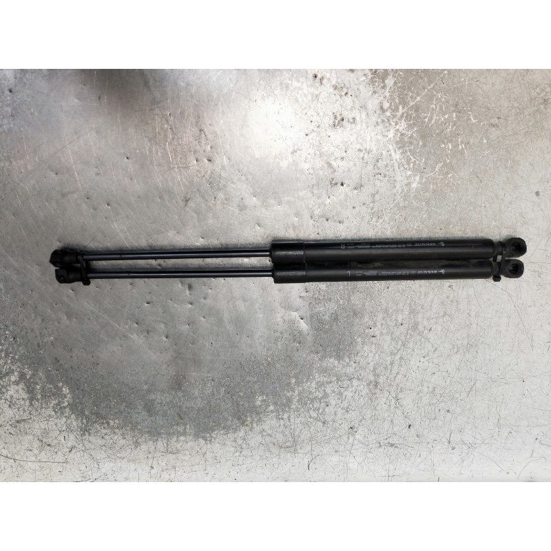 Recambio de amortiguadores capo para renault megane iv berlina 5p referencia OEM IAM 654700462R 654707606R 7000210558B0. 7000210