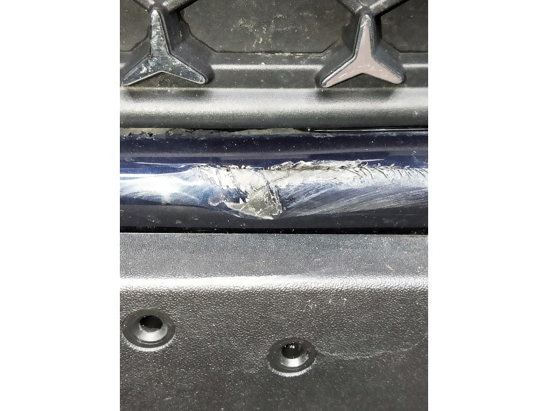 Recambio de paragolpes delantero para mercedes clase c (w206) c 220 d referencia OEM IAM  OJO VER FOTOS EL ESTRELLA ROTA Y TIENE