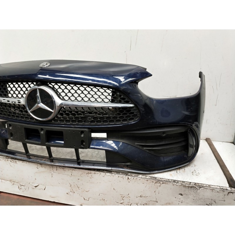 Recambio de paragolpes delantero para mercedes clase c (w206) c 220 d referencia OEM IAM  OJO VER FOTOS EL ESTRELLA ROTA Y TIENE