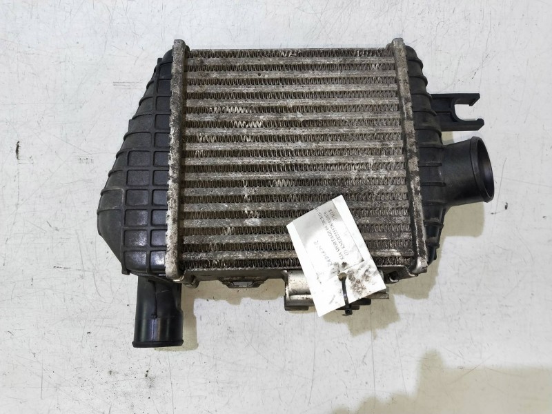 Recambio de intercooler para kia sportage 2.0 crdi referencia OEM IAM 282702725X  