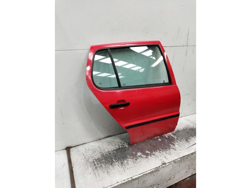 Recambio de puerta delantera derecha para volkswagen polo berlina (6n2) referencia OEM IAM   5P