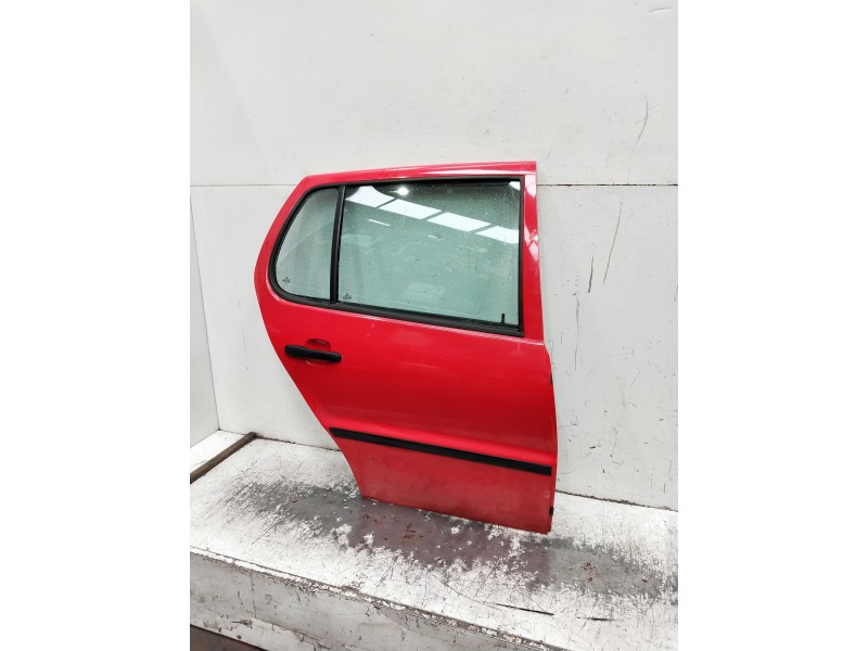 Recambio de puerta delantera derecha para volkswagen polo berlina (6n2) referencia OEM IAM   5P