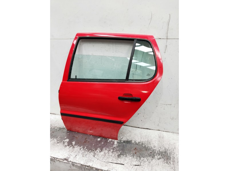 Recambio de puerta trasera izquierda para volkswagen polo berlina (6n2) referencia OEM IAM   5P