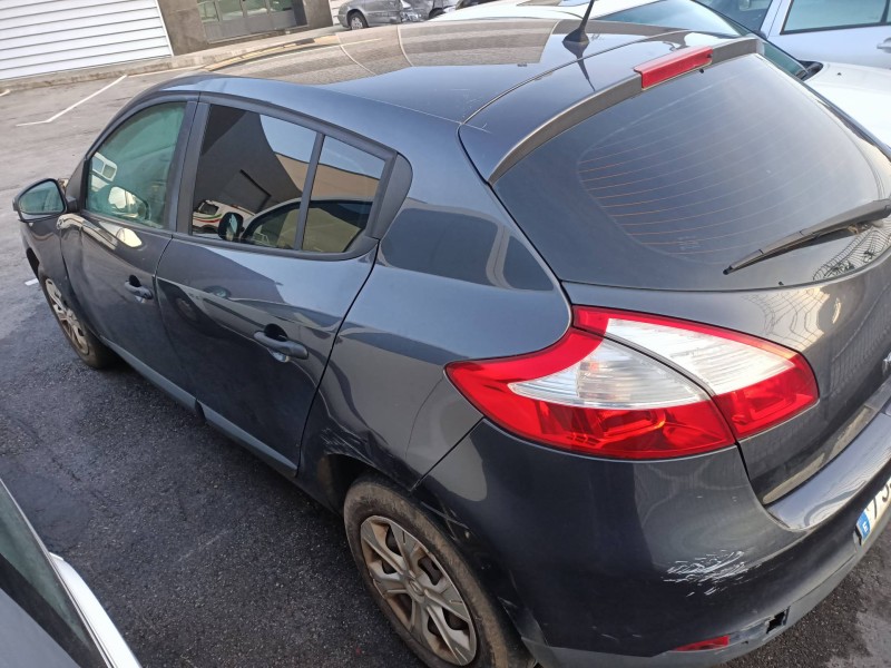 renault megane iii berlina 5 p del año 2011
