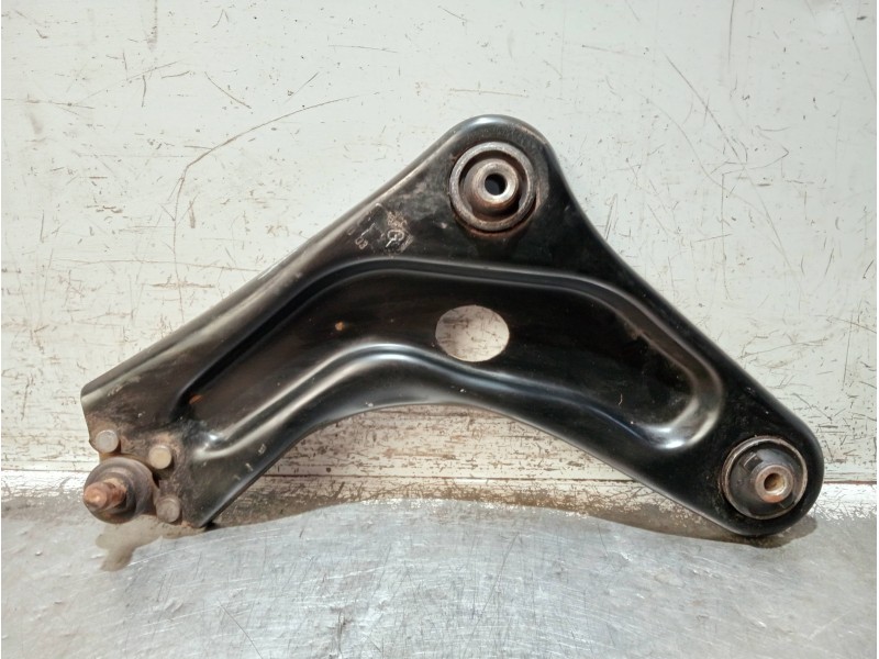 Recambio de brazo suspension inferior delantero izquierdo para citroen c3 referencia OEM IAM   