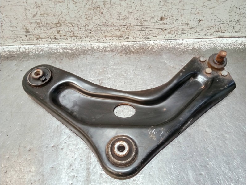 Recambio de brazo suspension inferior delantero izquierdo para citroen c3 referencia OEM IAM   