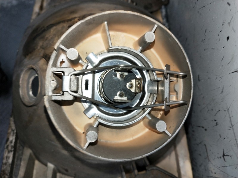 Recambio de faro derecho para ford transit, caja cerrada 86/92 referencia OEM IAM   