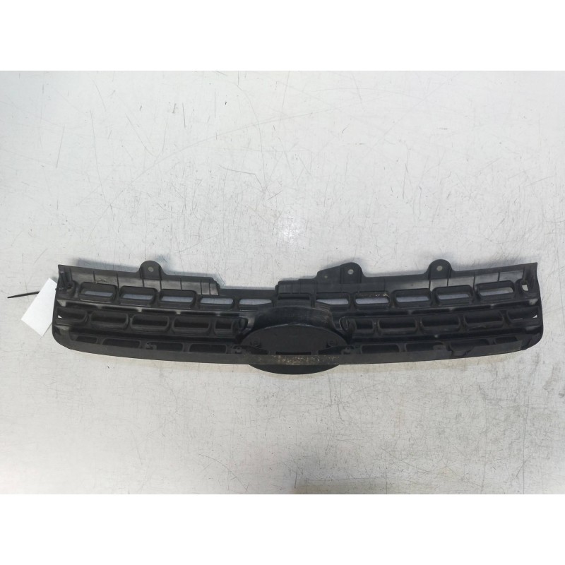 Recambio de rejilla delantera para kia sportage 2.0 crdi referencia OEM IAM   