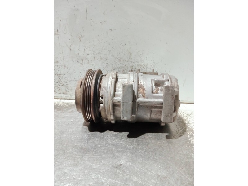 Recambio de compresor aire acondicionado para kia carnival ii referencia OEM IAM 1325025500  