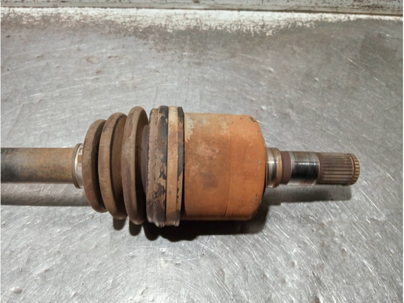 Recambio de transmision delantera izquierda para kia carnival ii referencia OEM IAM CNVJ3MT  