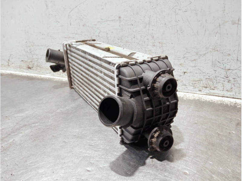 Recambio de intercooler para hyundai ix35 referencia OEM IAM 282702A850  