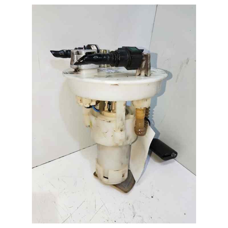 Recambio de bomba combustible para kia cerato 2.0 turbodiesel cat referencia OEM IAM 311102F400 083000830 DENSO AFORADOR
