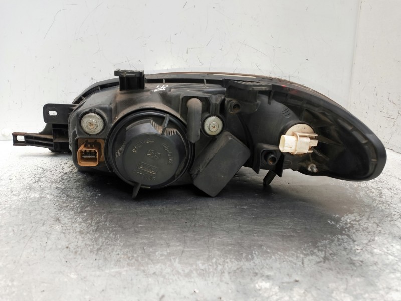Recambio de faro derecho para chevrolet lacetti se referencia OEM IAM   