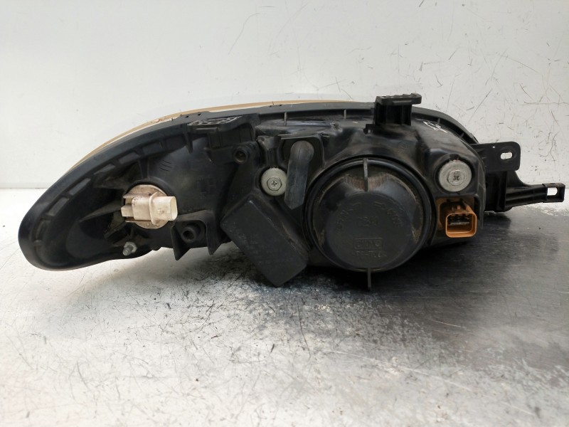 Recambio de faro izquierdo para chevrolet lacetti se referencia OEM IAM   