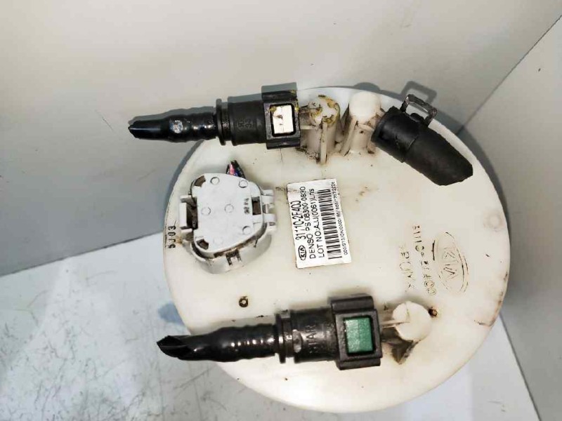 Recambio de bomba combustible para kia cerato 2.0 turbodiesel cat referencia OEM IAM 311102F400 083000830 DENSO AFORADOR