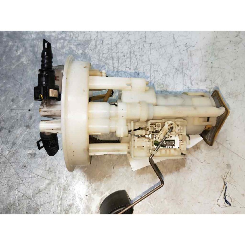Recambio de bomba combustible para kia cerato 2.0 turbodiesel cat referencia OEM IAM 311102F400 083000830 DENSO AFORADOR