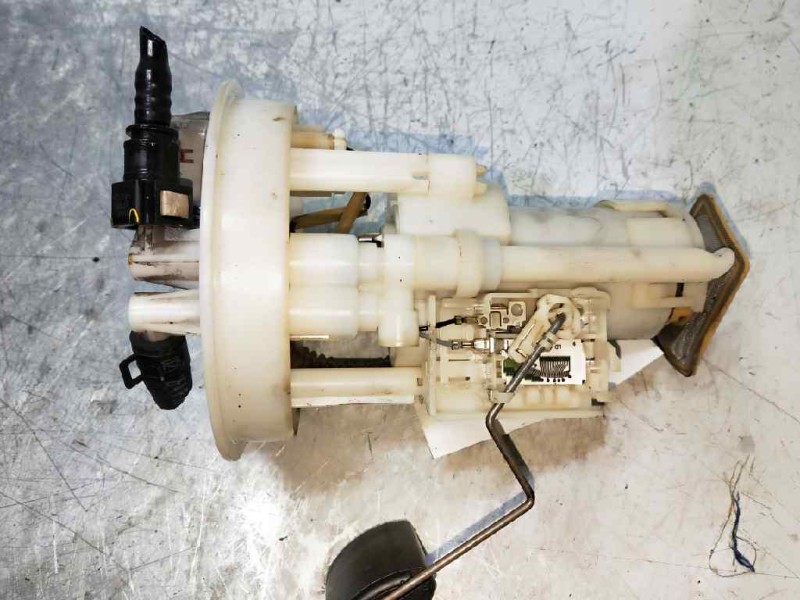 Recambio de bomba combustible para kia cerato 2.0 turbodiesel cat referencia OEM IAM 311102F400 083000830 DENSO AFORADOR