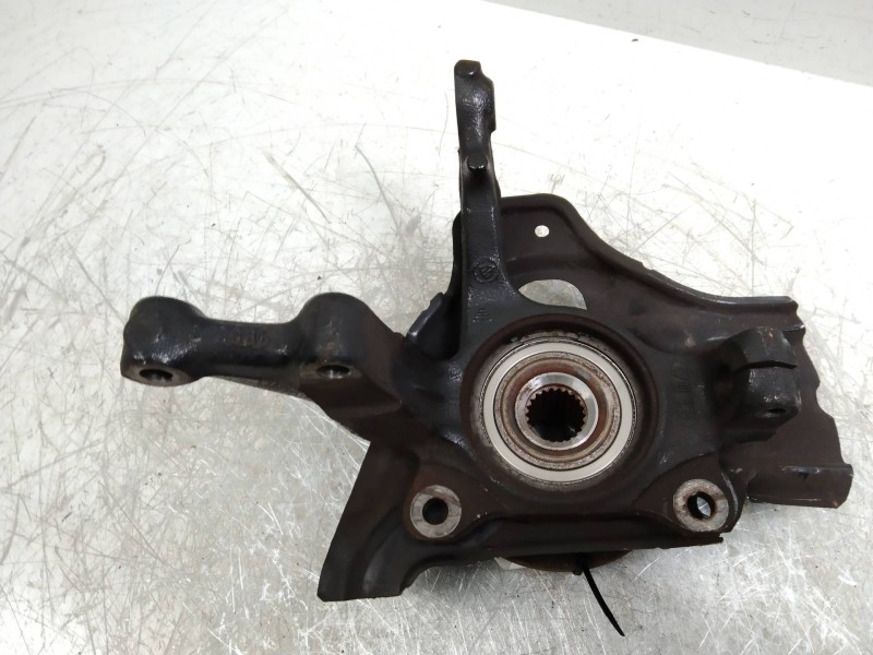 Recambio de mangueta delantera derecha para lancia lancia y 1.4 ls referencia OEM IAM   