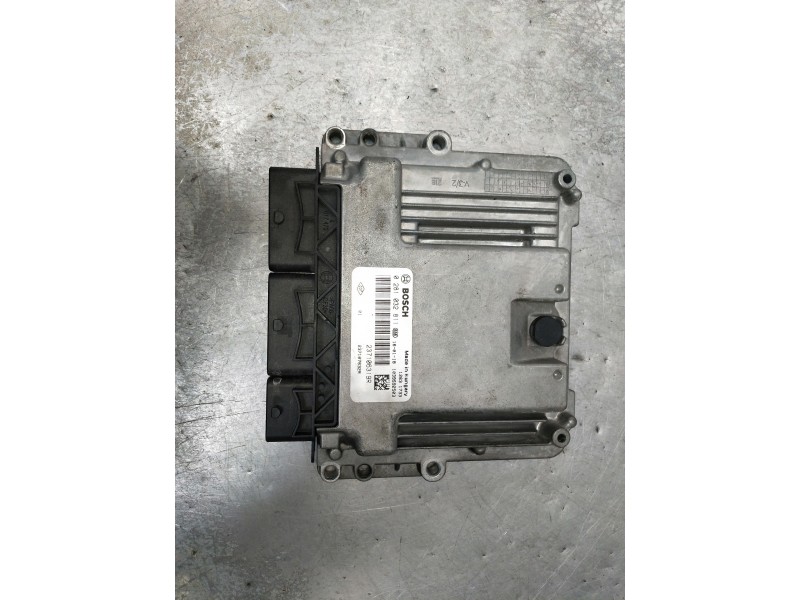 Recambio de centralita motor uce para renault clio iv referencia OEM IAM 0281032811  