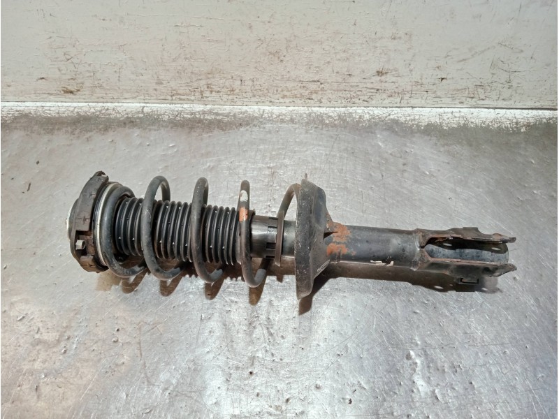 Recambio de amortiguador delantero izquierdo para volkswagen polo berlina (6n2) referencia OEM IAM 6N0413031M 824902556540 