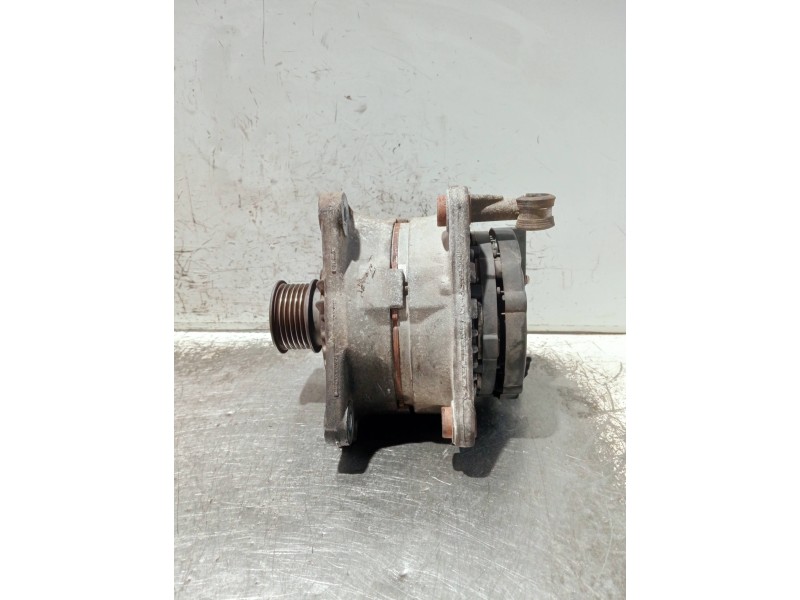 Recambio de alternador para volkswagen polo berlina (6n2) referencia OEM IAM 037903025L 0124315005 
