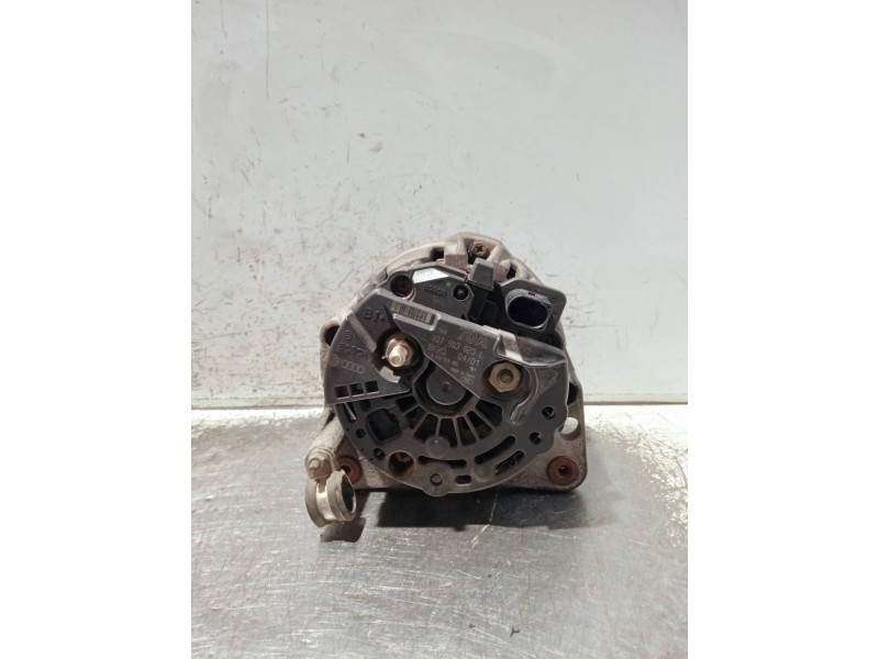 Recambio de alternador para volkswagen polo berlina (6n2) referencia OEM IAM 037903025L 0124315005 