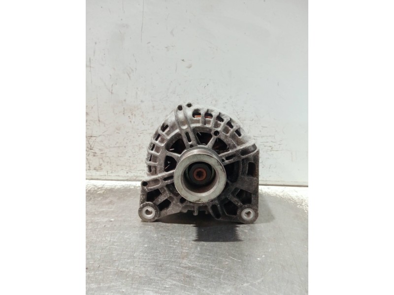 Recambio de alternador para renault megane iii berlina 5 p referencia OEM IAM 8200757870A 2605419B TG12C062