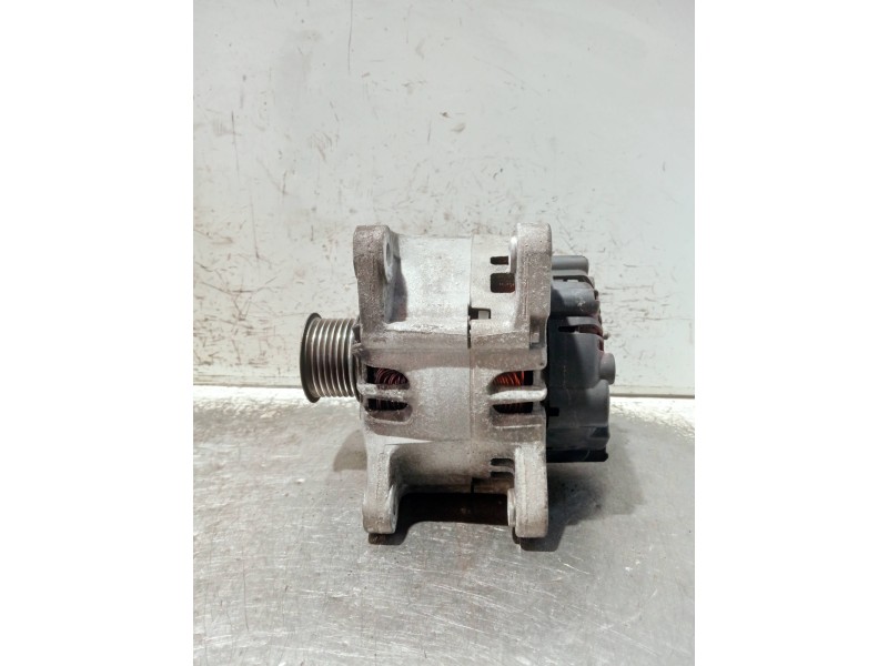 Recambio de alternador para renault megane iii berlina 5 p referencia OEM IAM 8200757870A 2605419B TG12C062