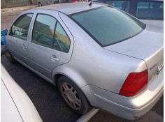 volkswagen bora berlina (1j2) del año 2000 2
