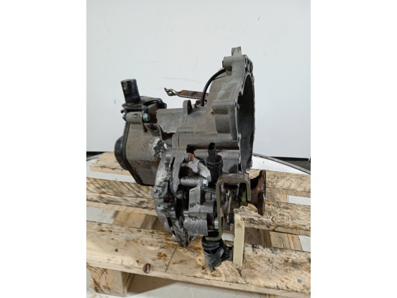 Recambio de caja cambios para volkswagen polo berlina (6n2) referencia OEM IAM ESY 080210212 5V