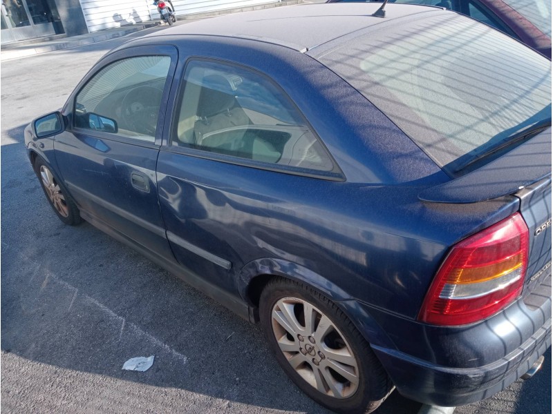 opel astra g berlina del año 2002