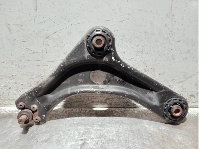 Recambio de brazo suspension inferior delantero izquierdo para citroen c3 referencia OEM IAM   