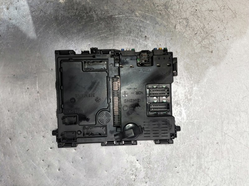 Recambio de caja reles / fusibles para peugeot 206 berlina referencia OEM IAM 962646088003  