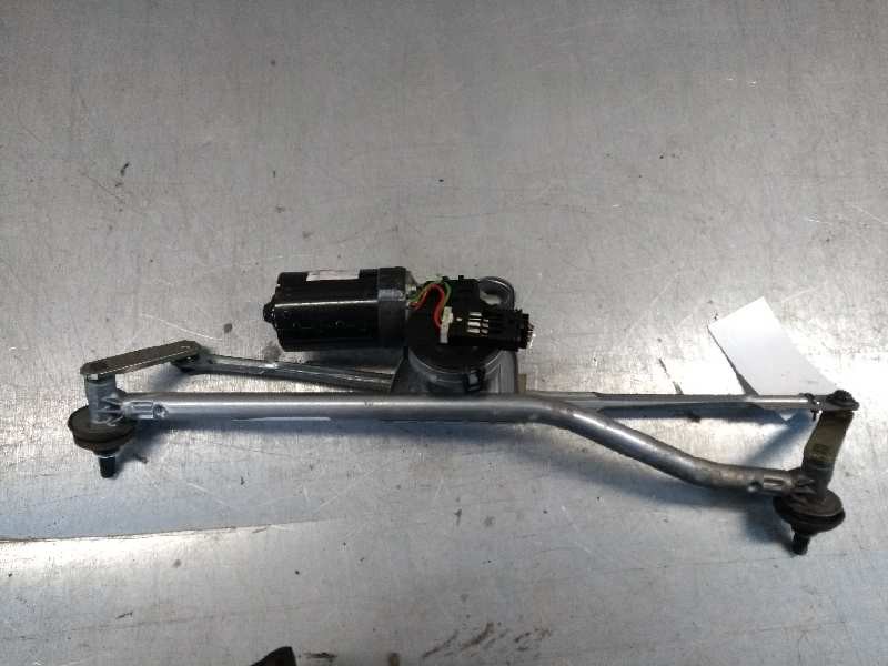 Recambio de motor limpia delantero para bmw serie 3 compact (e46) 320td referencia OEM IAM 0390241355 67638362155  Recambio de motor limpia delantero para bmw serie 3 compact (e46) 320td referencia OEM IAM 0390241355 67638362155