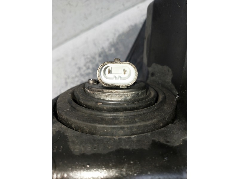 Recambio de faro derecho para toyota corolla verso (r1) referencia OEM IAM 7357230400  