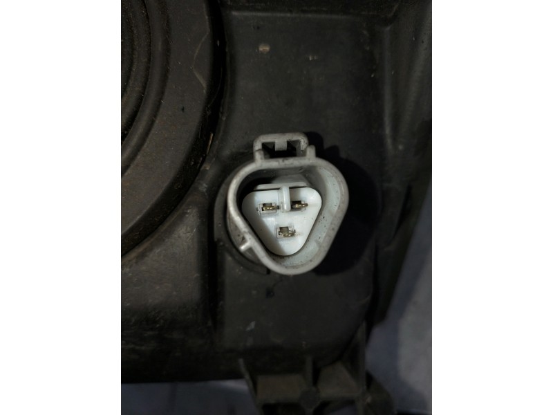 Recambio de faro derecho para toyota corolla verso (r1) referencia OEM IAM 7357230400  