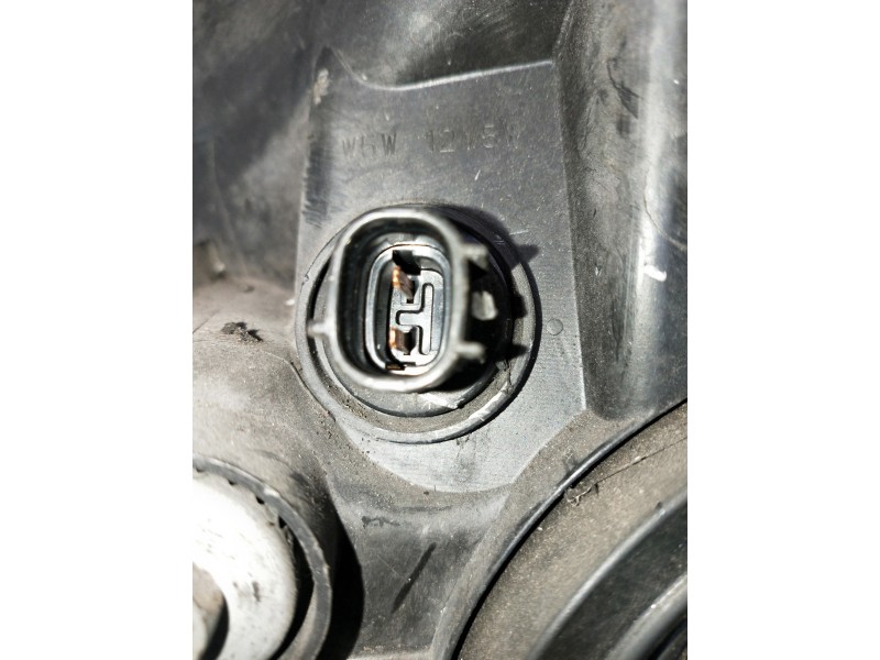 Recambio de faro derecho para toyota corolla verso (r1) referencia OEM IAM 7357230400  