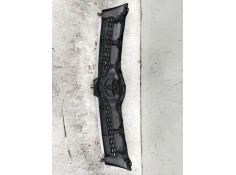 Recambio de rejilla delantera para toyota corolla verso (r1) referencia OEM IAM 531110F020   2