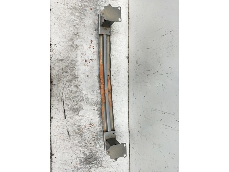 Recambio de refuerzo paragolpes delantero para peugeot 208 (p2) referencia OEM IAM   