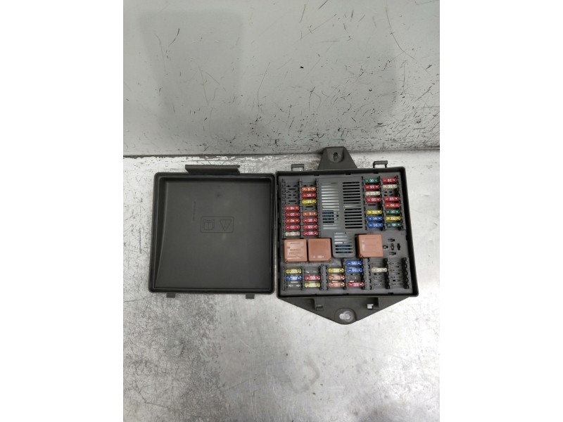 Recambio de caja reles / fusibles para jaguar xj referencia OEM IAM 2W9314N023BC 518806203 518689401