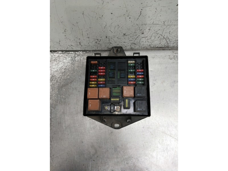 Recambio de caja reles / fusibles para jaguar xj referencia OEM IAM 2W9314A073AE 518688403 115319291102