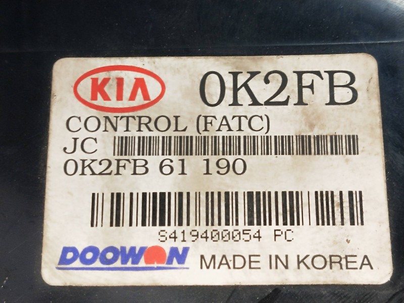 Recambio de mando calefaccion / aire acondicionado para kia carens 2.0 turbodiesel cat referencia OEM IAM 0K2FB61190  