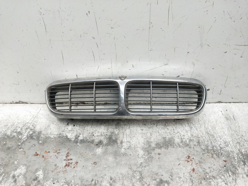 Recambio de rejilla delantera para jaguar xj referencia OEM IAM   