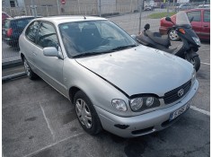 toyota corolla (e11) del año 2000