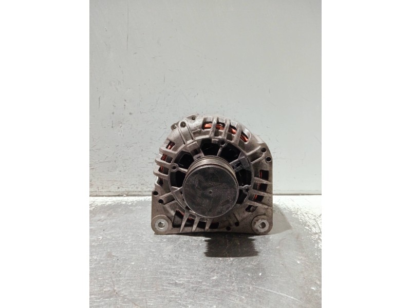 Recambio de alternador para nissan kubistar (x76) referencia OEM IAM 575537120000 2543378 