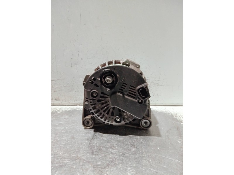 Recambio de alternador para nissan kubistar (x76) referencia OEM IAM 575537120000 2543378 
