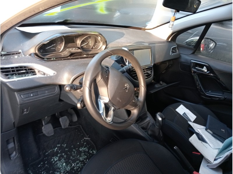 peugeot 208 del año 2017