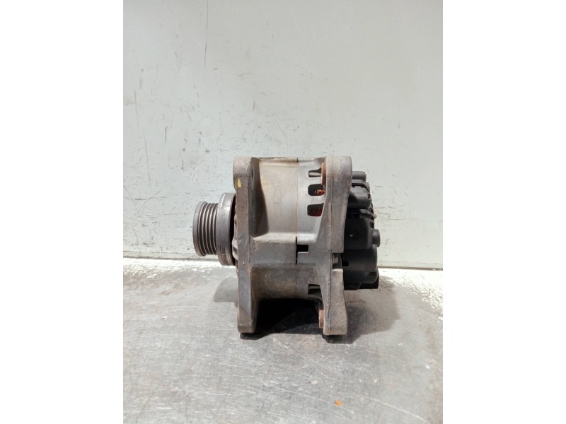 Recambio de alternador para renault megane ii berlina 3p 1.5 dci diesel referencia OEM IAM 8200100907 2542664D TG11C011