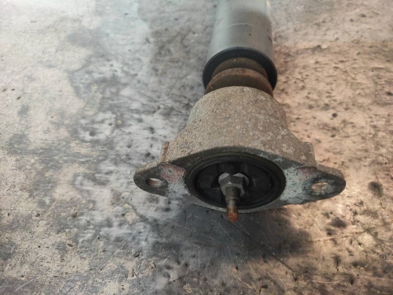 Recambio de amortiguador trasero derecho para ford tourneo courier (c4a) ambiente referencia OEM IAM EY1618080FA  